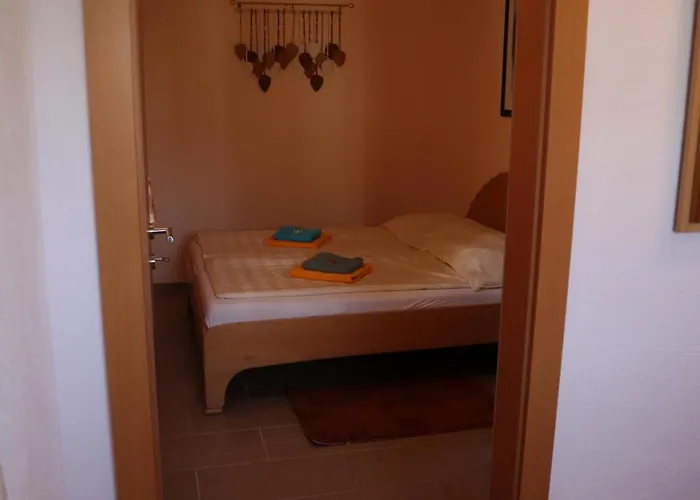 Lira 法克湖畔杜罗博拉赫